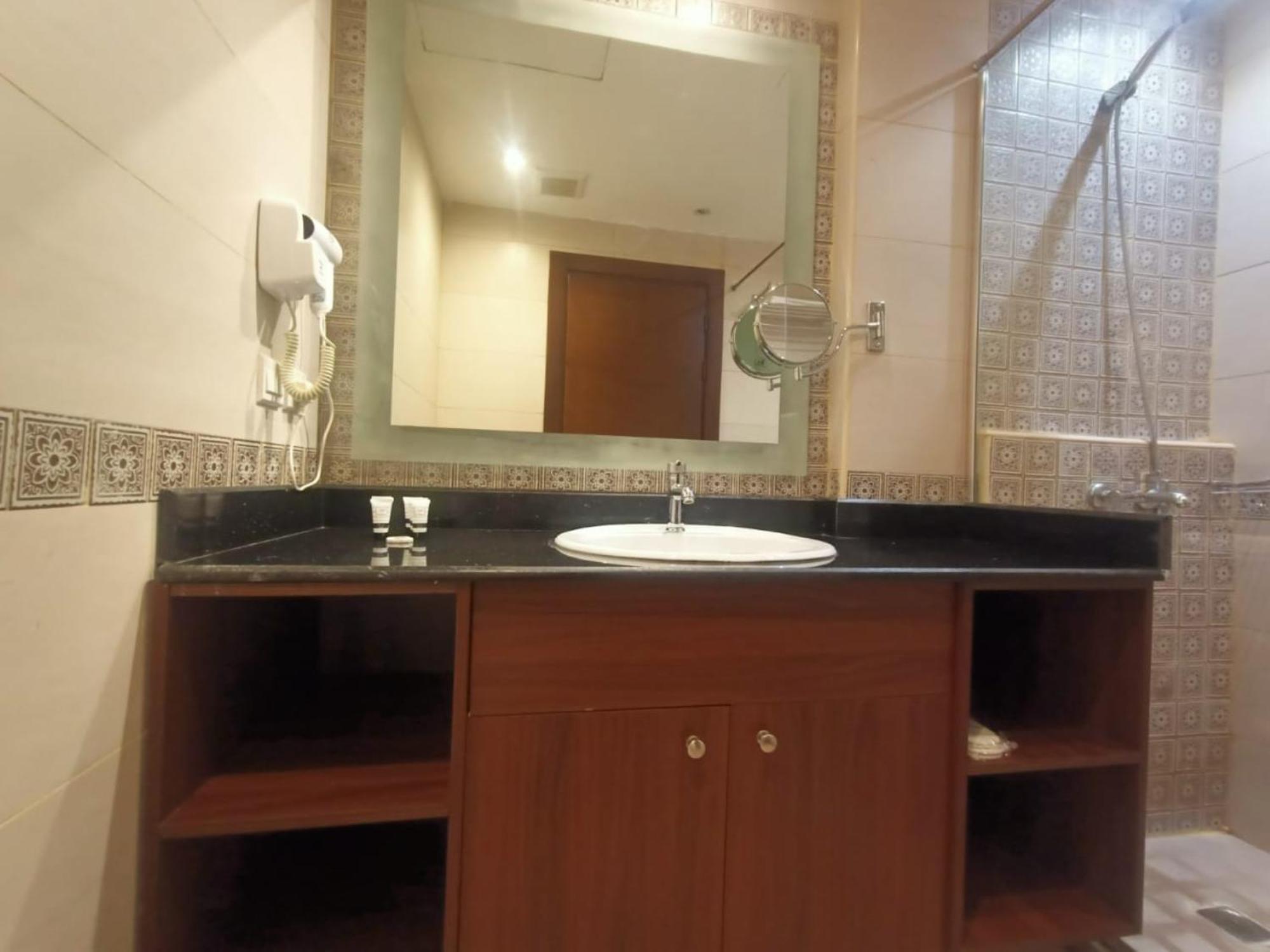 Quiet Jeddah Al Hamra Ξενοδοχείο Εξωτερικό φωτογραφία